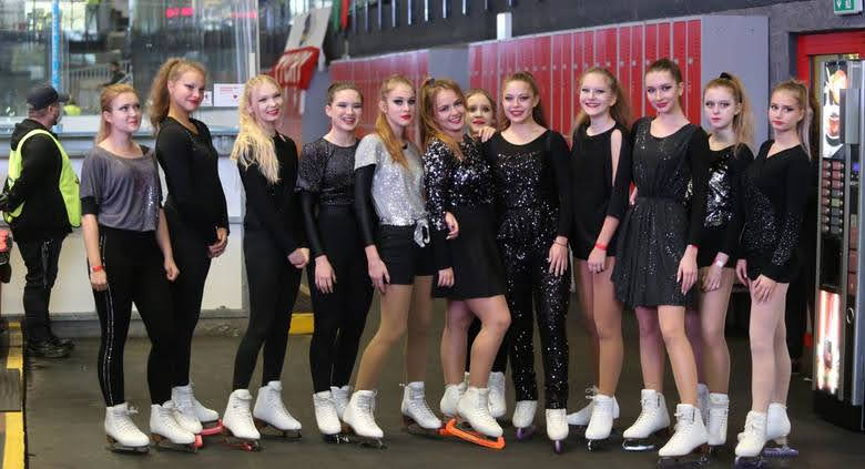 Grupa Pokazowa występ na hokeju